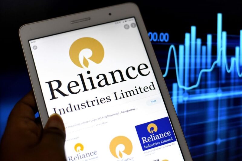 Найбільший НПЗ Індії відновив імпорт нафти з Росії – ЗМІ