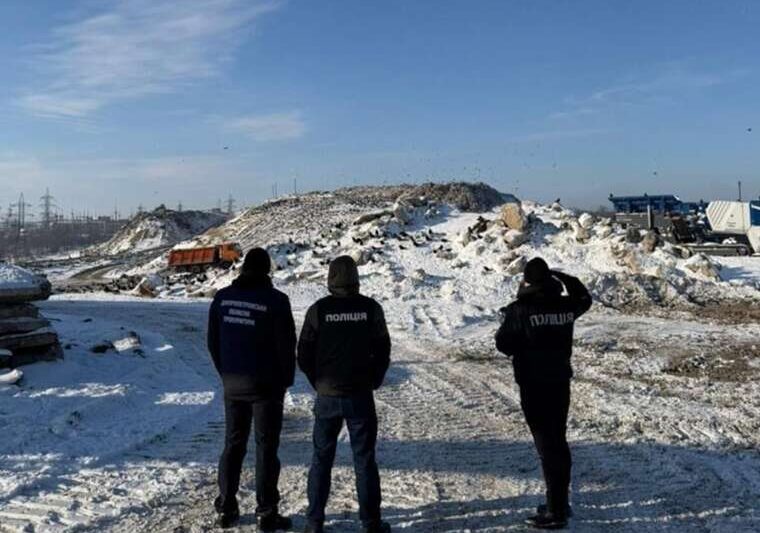 Обшуки в мерії Дніпра правоохоронці розслідують масштабну корупцію на сміттєвих полігонах