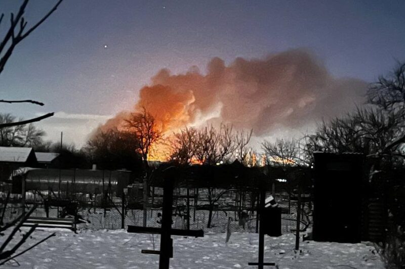 Перший пішов: РФ починає рік з палаючим НПЗ