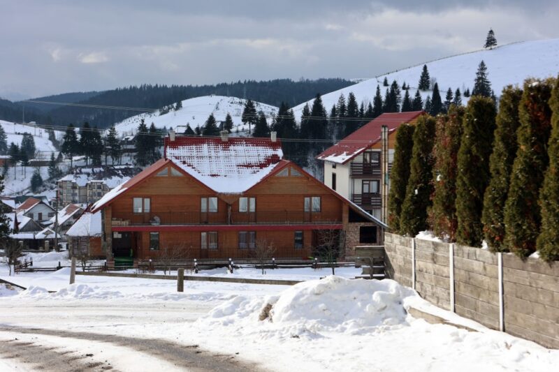 Порушень на 3 млн та нелегальні працівники: результати перевірки Буковелю