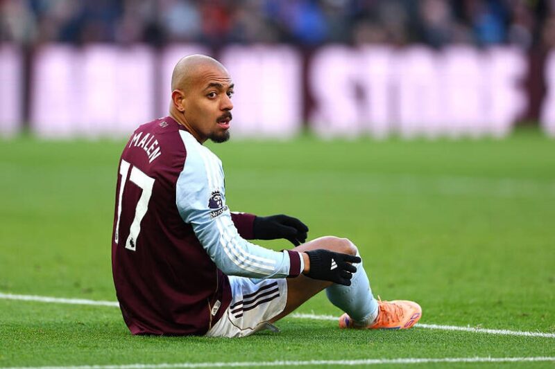 Рома погодила умови переходу форварда з Астон Вілли