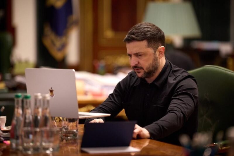 Росія заслужила на удари і тиск – Зеленський