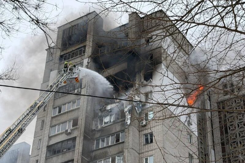 Росіяни влучили в житловий будинок у Дніпрі
