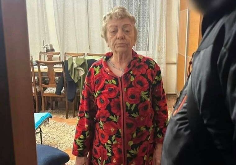 Стало відоме прізвище пенсіонерки, в якої під час обшуку знайшли 300 тисяч доларів
