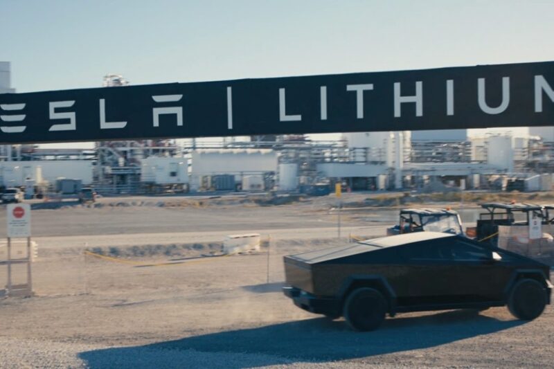 Tesla запустила перший у США завод із переробки літієвої руди
