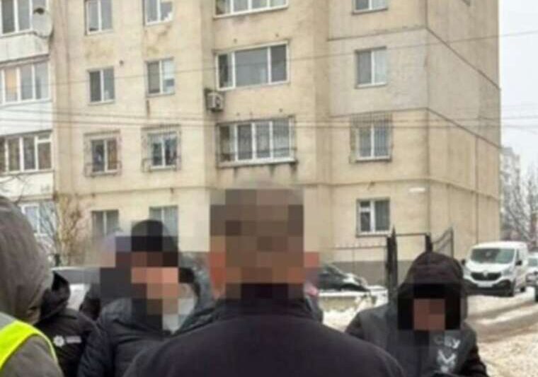 Ціна містобудівних умов на Хмельниччині посадовця РВА затримали на хабарі у 1500 доларів