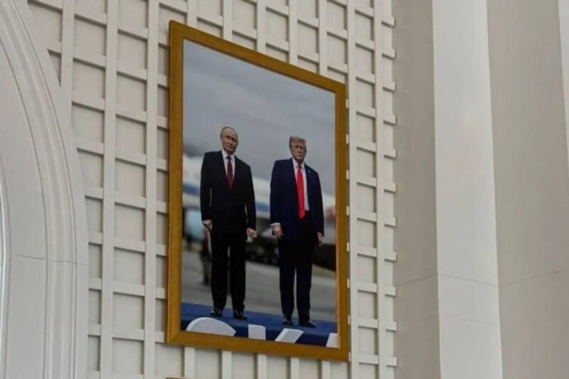 У Білому домі повісили фото Трампа з Путіним