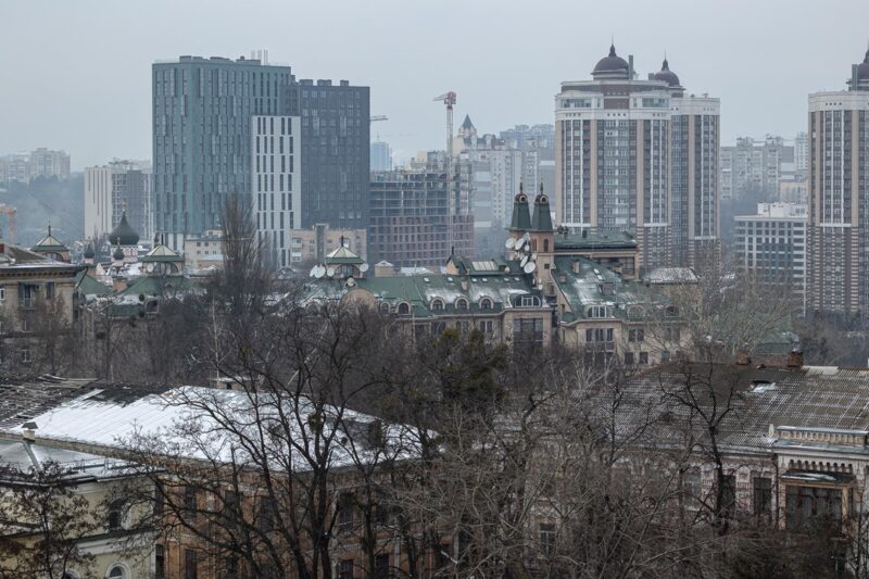 У Києві і чотирьох областях аварійні відключення