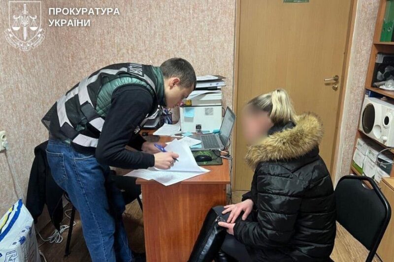 У Києві матір змушувала 9-річного сина голим спати у туалеті