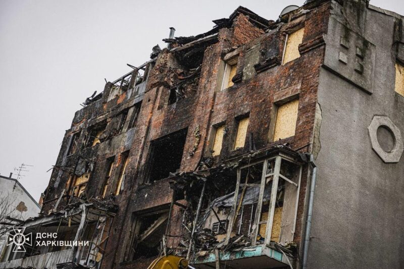 Удар по Харкову: під завалами знайшли п’яту жертву