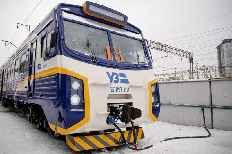 Укрзалізниця через непогоду відправила кілька поїздів з затримками