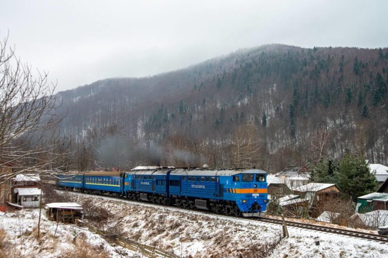 Укрзалізниця повідомила про затримку понад 40 поїздів