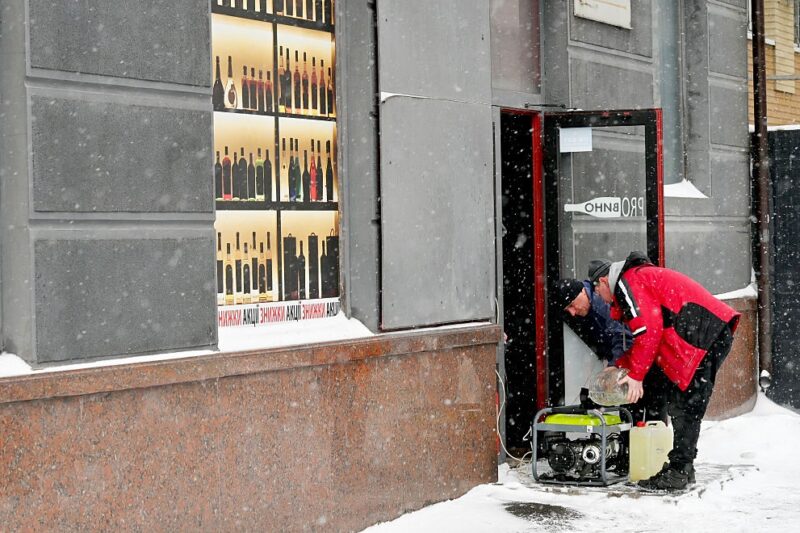 В Києві призупинили опалення і водопостачання