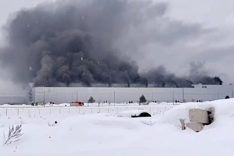 В російській Калузі спалахнув колишній автозавод Volkswagen