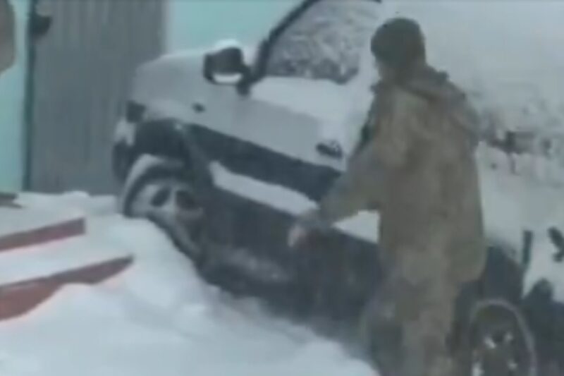 Військовий застосував газовий балончик проти дівчинки: в ТЦК відреагували