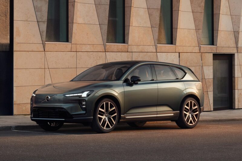 Volvo представила електрокроссовер EX60