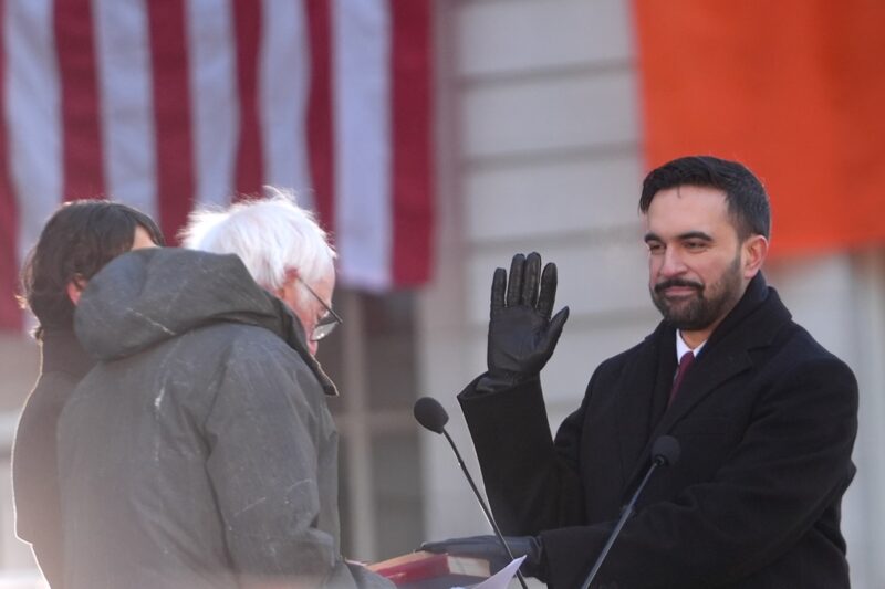 Вперше в історії: мер Нью-Йорку склав присягу на Корані