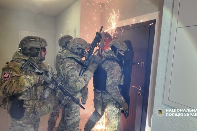 Екс-«смотрящі» Київського СІЗО створили банду викрадачів і грабіжників