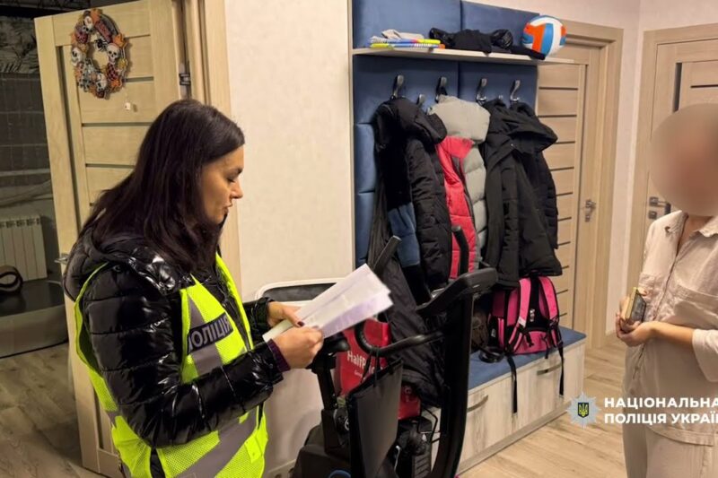 Нелегальна міграція іноземців та їх легалізація в Україні: поліцейські припинили злочинну схему
