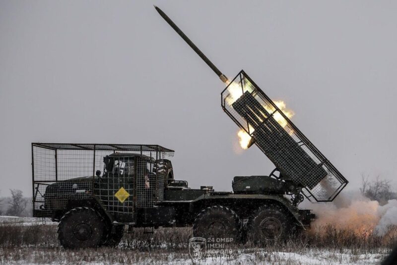 Бої тривають на дев&rsquo;яти напрямках – Генштаб