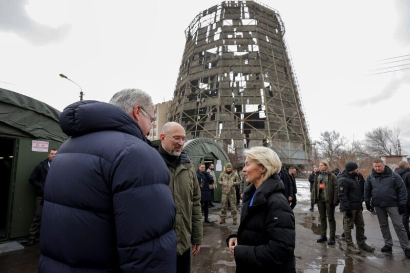 Глави іноземних урядів відвідали одну з пошкоджених Росією ТЕЦ Києва