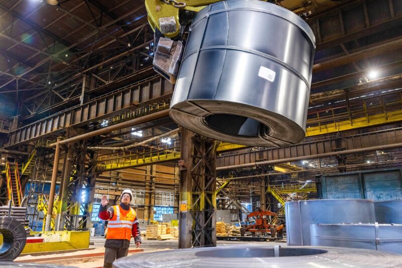 Метінвест поставив першу партію прокату на свій завод у Румунії