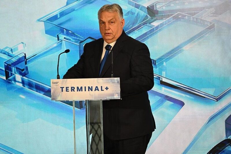 Орбан лякає угорців “вторгненням армії України”