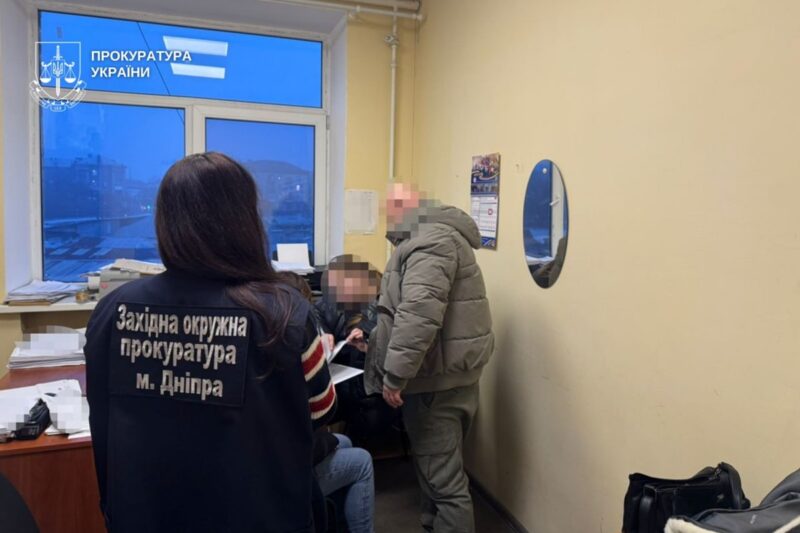 Прооперували здорову руку дитині: у Дніпрі двоє лікарів отримали підозру