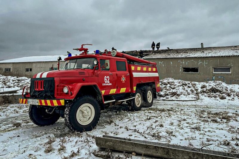 Росіяни атакували ферму на Харківщині: загинуло 100 свиней