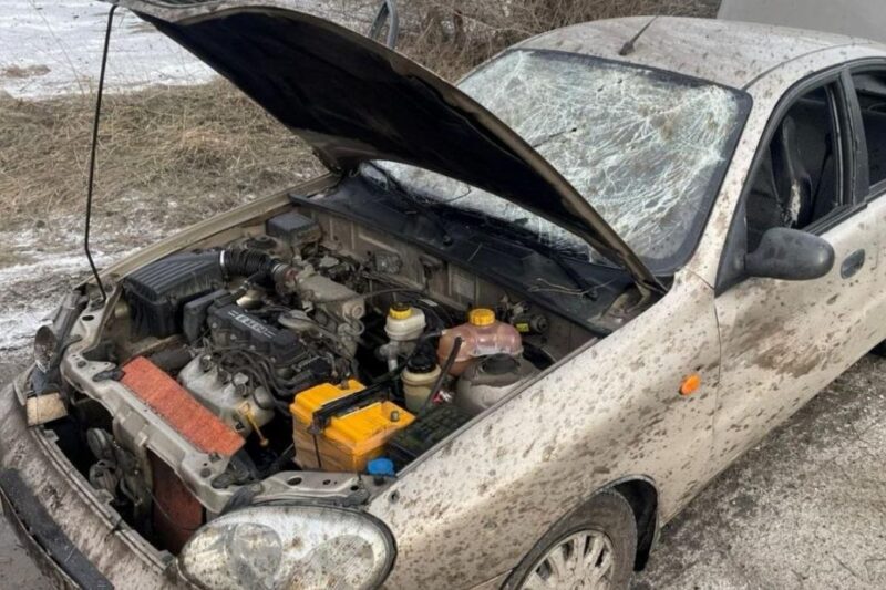 Російські дрони атакували авто та залізницю у Запоріжжі: є постраждалі