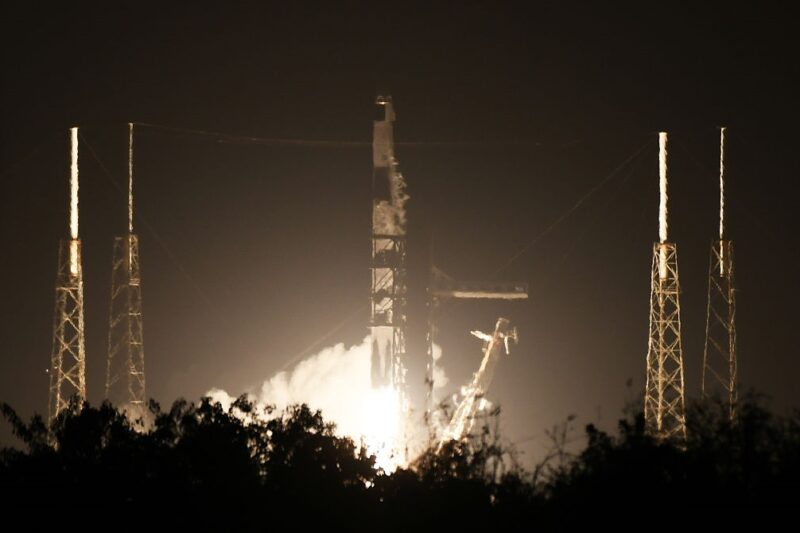 SpaceX вдруге приземлила ракету на Багамах