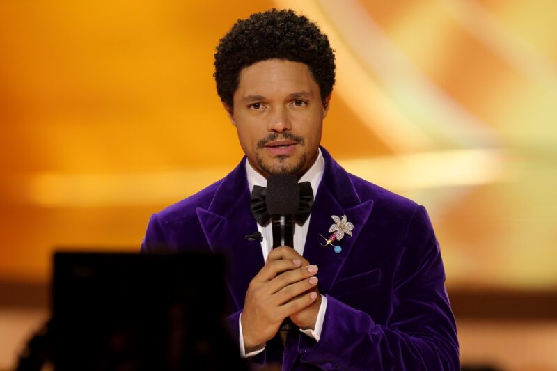 Тревор Ноа пожартував про Трампа на Ґреммі – президент пригрозив судом