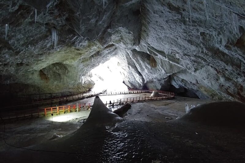 У печері Румунії знайшли бактерію, стійку до десяти сучасних антибіотиків