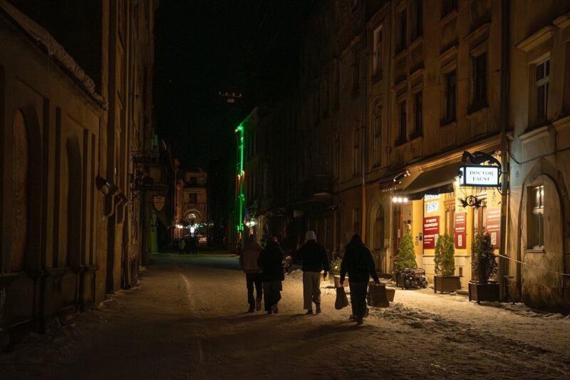 Укренерго повернуло відключення у всіх областях