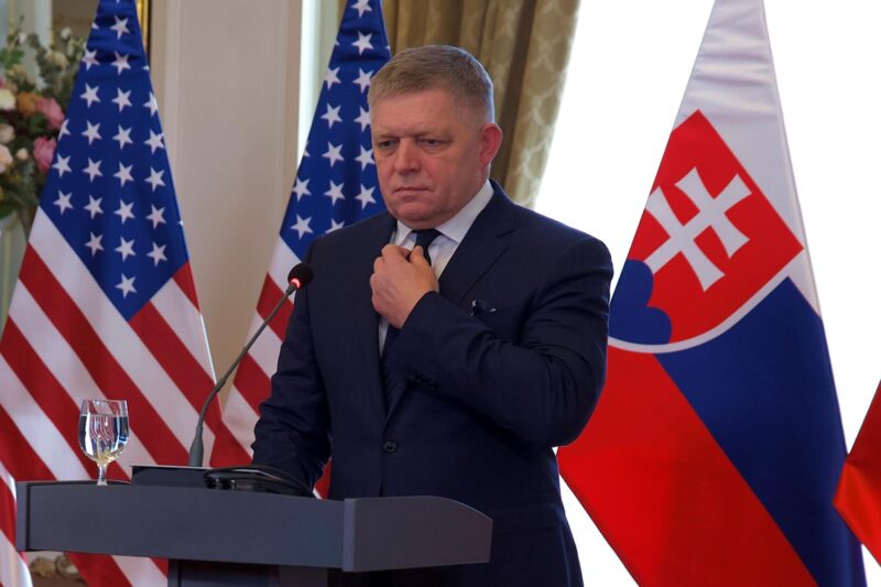 В Словаччині планують подати в прокуратуру скаргу на Фіцо