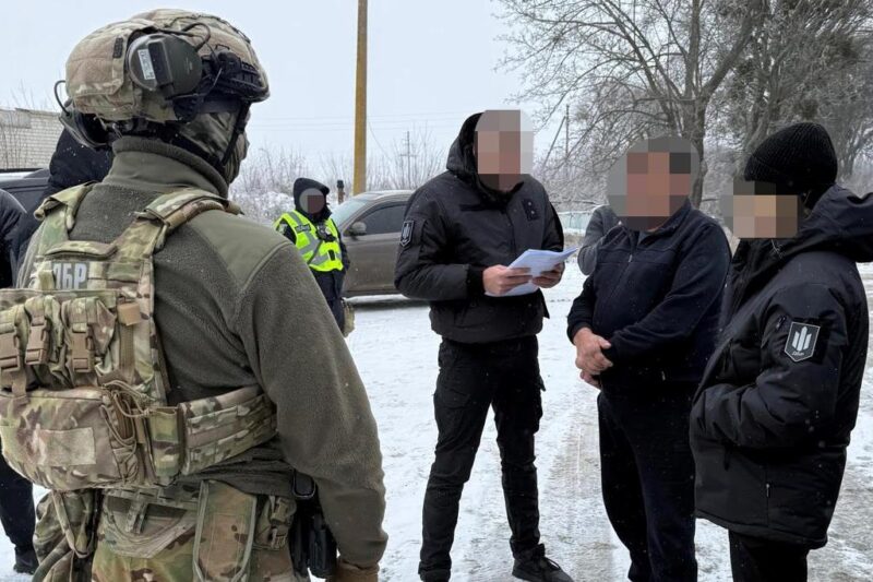 Викрито чергову схему переправлення ухилянтів через кордон