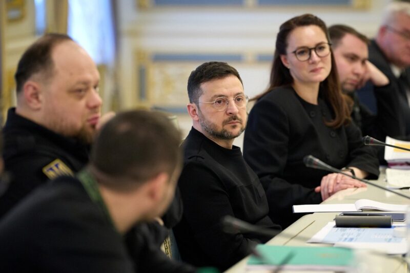 Брифінг Володимира Зеленського і членів Кабміну й Верховної Ради за підсумками спільної наради