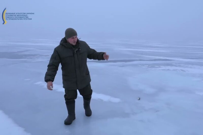 Оперативники Держрибагентства провели зимовий рейд кригою Кам’янського водосховища