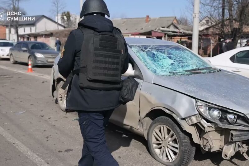 росіяни завдали прицільного удару БпЛА по проїзній частині однієї з вулиць Сум