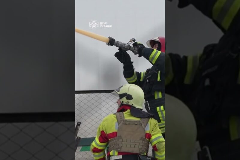 Суми: Ліквідація пожежі під загрозою повторного удару