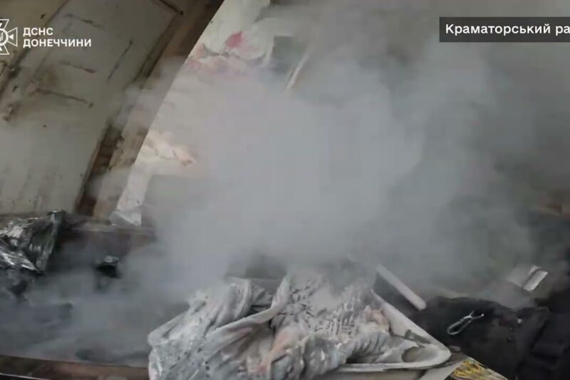 Донечина: надзвичайники ліквідували 8 пожеж, 5 з яких спричинені російськими обстрілами