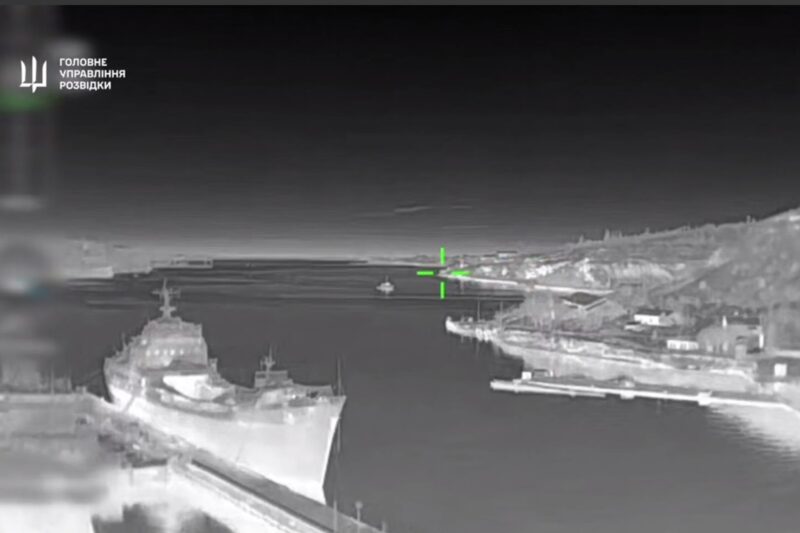 Бійці ГУР уразили вертоліт і кораблі в Криму