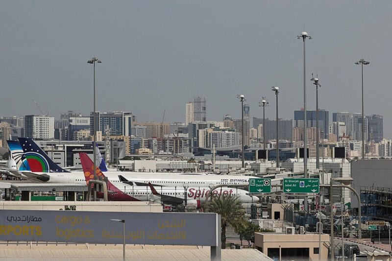 Дрони впали на території дубайського аеропорту: четверо поранених