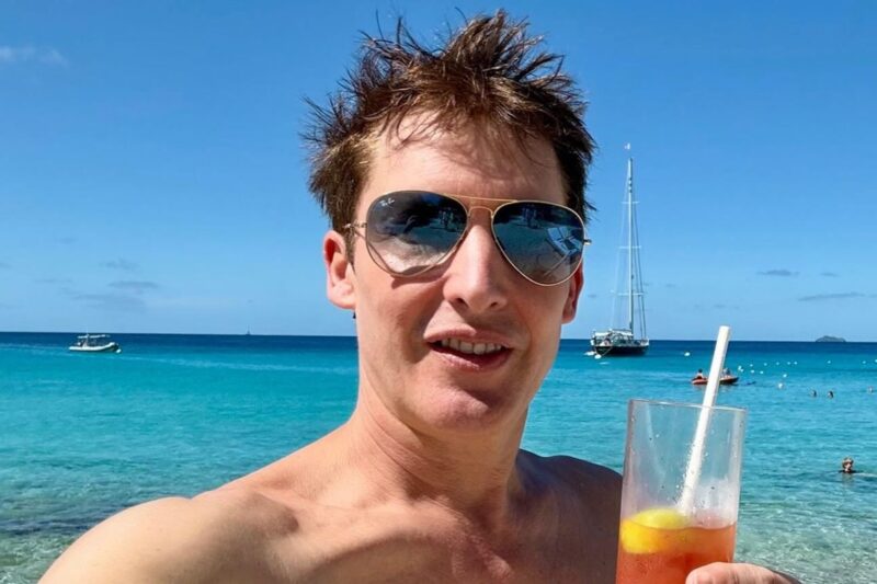 Джеймс Блант у шапці з гербом Росії: українці вибухнули критикою