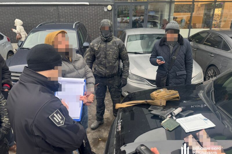 Фіктивна служба за $13 тис.: затримано посередника