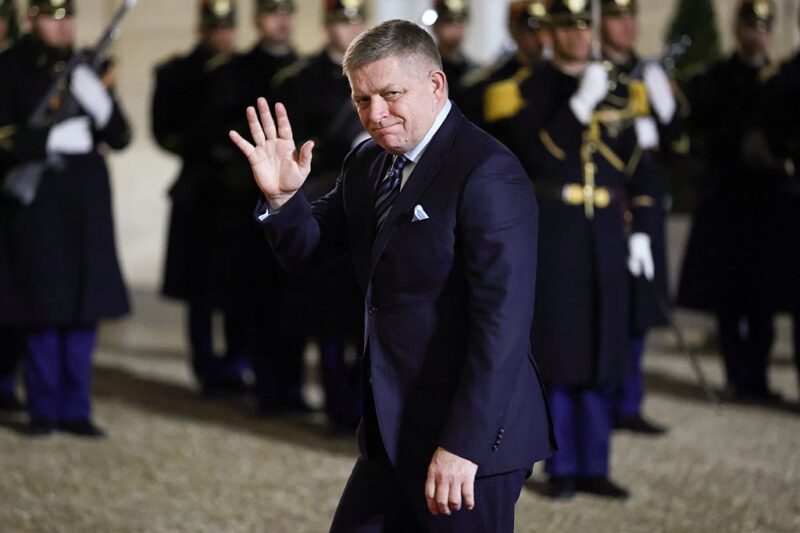 Фіцо узявся “визволяти” російських олігархів з-під санкцій ЄС