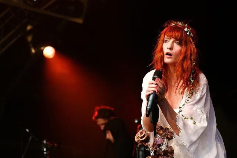 Флоренс Велч захистила український прапор на концерті у Празі