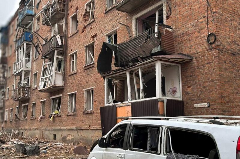 Глухів зазнав бомбового удару, багато поранених