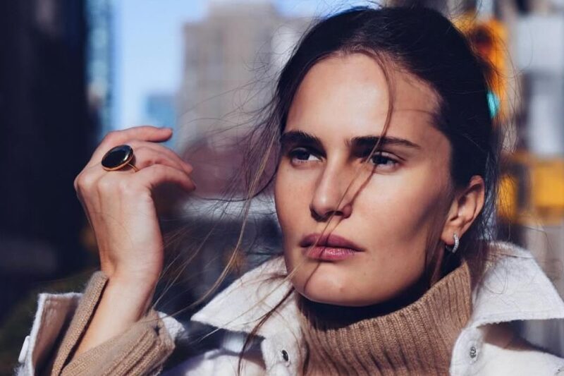 “Гола” обкладинка: українська модель прикрасила свіжий випуск Elle