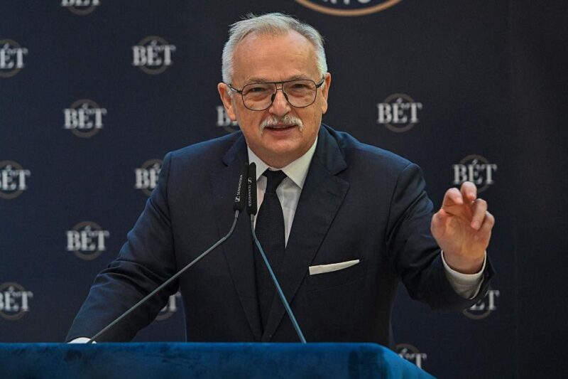 Київ передав Угорщині 35 тисяч тонн української нафти – ЗМІ